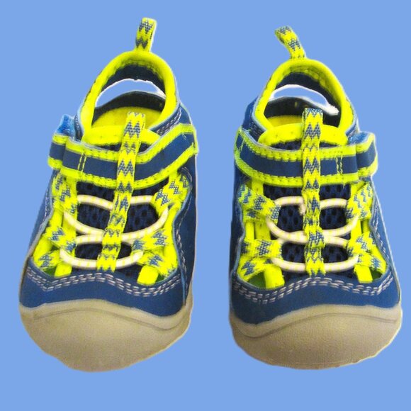 Size 3 Carter's childs breathable velco closure breathable cutout back tennis sh - Picture 1 of 7